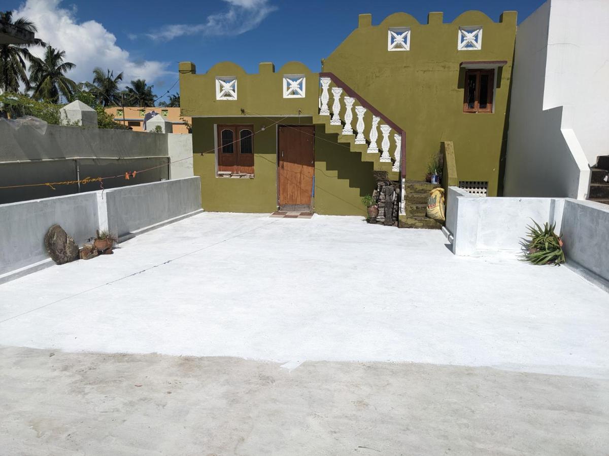 Shree Nivas Homestay Puri Exterior photo