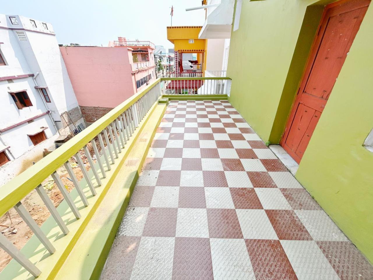 Shree Nivas Homestay Puri Exterior photo